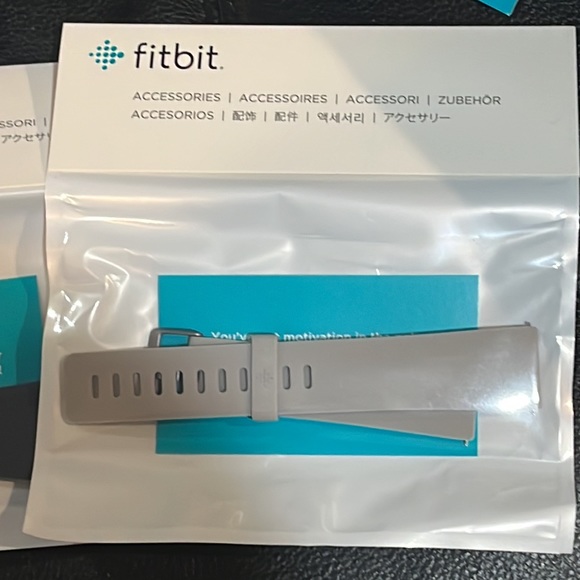Fitbit Versa Lite Edition w Charger & New Wristbands - Reset to Factory Settings - Picture 5 of 7